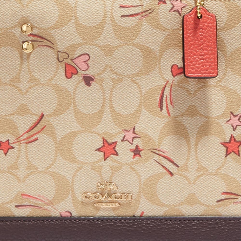 Coach 蔻驰七夕限定款Dempsey Tote 22 心星印花托特包CJ646 IMOT4